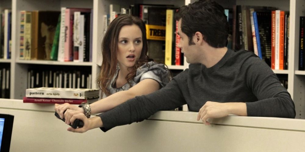 Blair and Dan fight over a stapler in Gossip Girl.