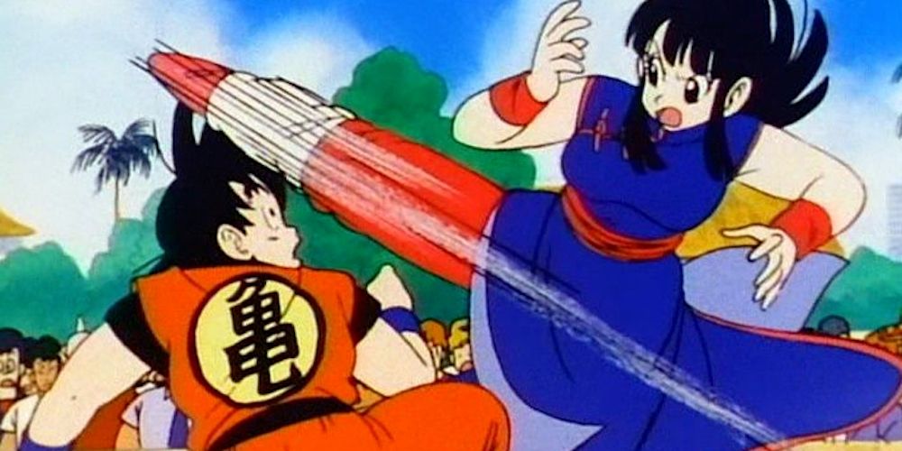 Goku e Chi-Chi lutam no 23º Torneio Mundial de Artes Marciais em Dragon Ball