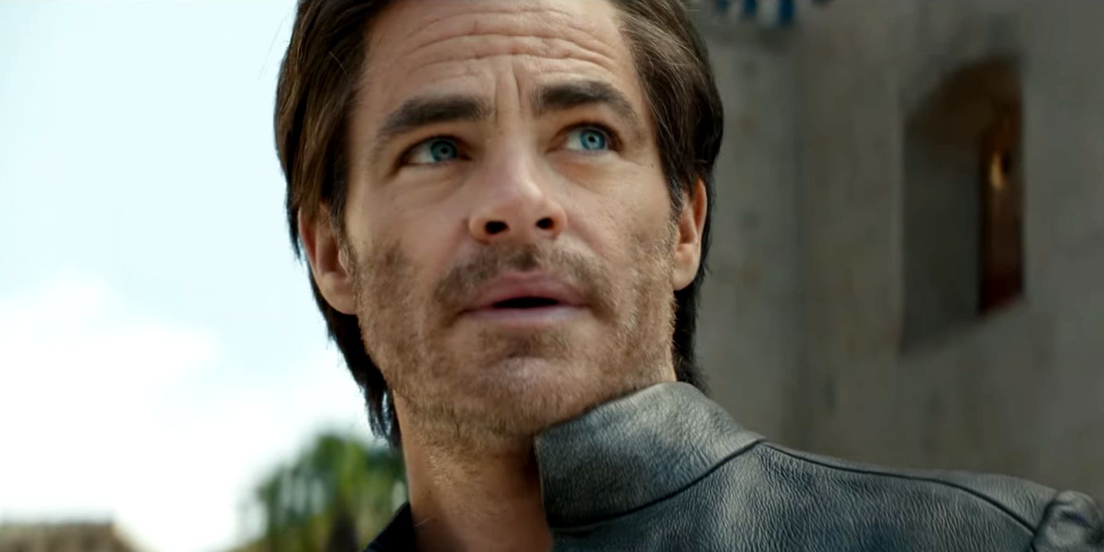 Chris Pine as Edgin in Dungeons & Dragons: Honor Among Thieves looking up.