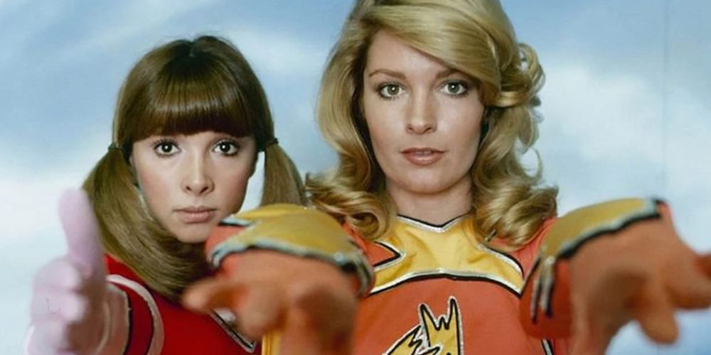 Electra Woman poses with her sidekick Dyna Girl
