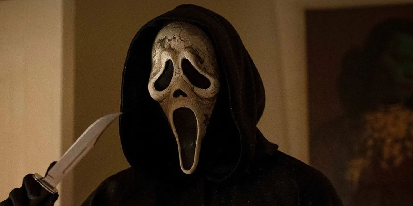 Ghostface holding up a knife in the Scream 6 trailer. 