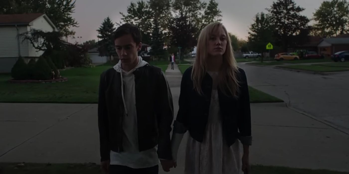 Something following Jay and Paul in It Follows movie ending