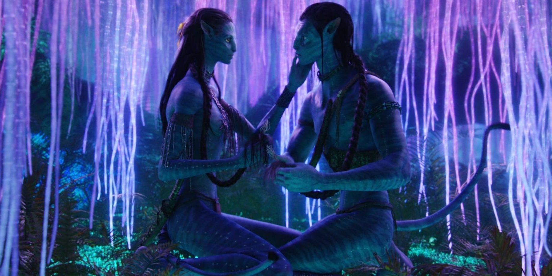 Jake and Neytiri about to kiss in their avatars 