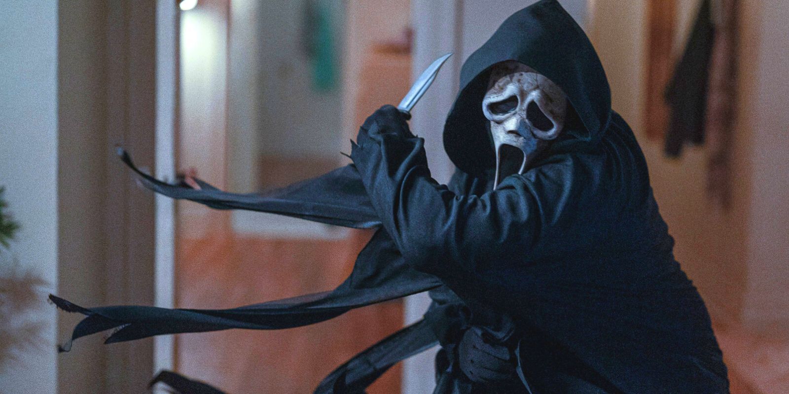 Ghostface brandishing a combat knife in Scream VI