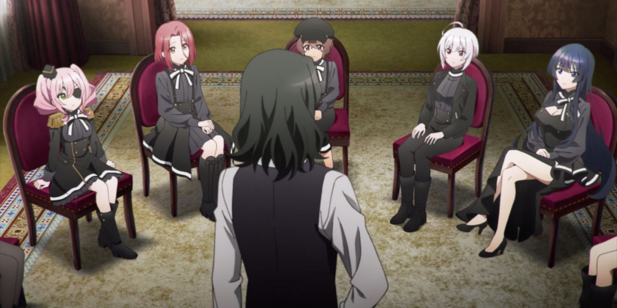 Klaus está diante de seus alunos na Spy Classroom.