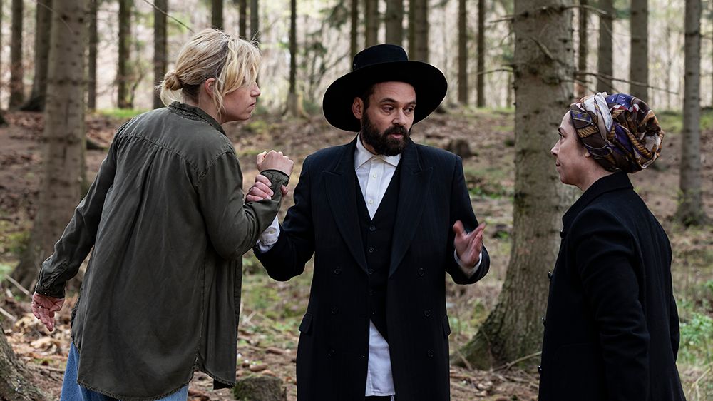 Attachment is an Effective Horror Romance That Perfectly Blends Two Genres