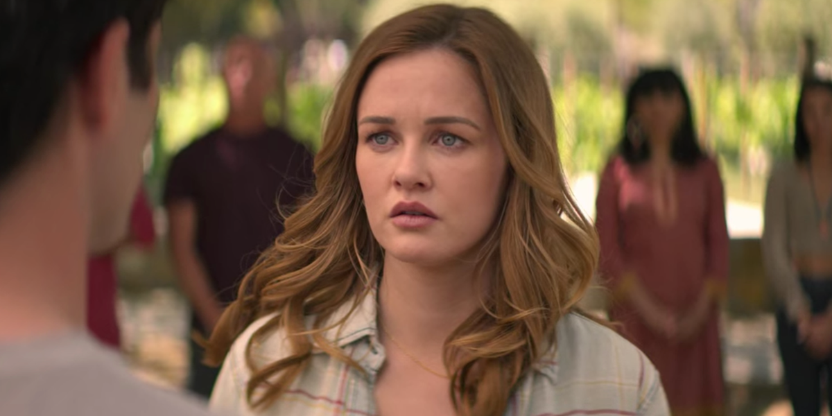 Candace talking to Joe in Netflix's You