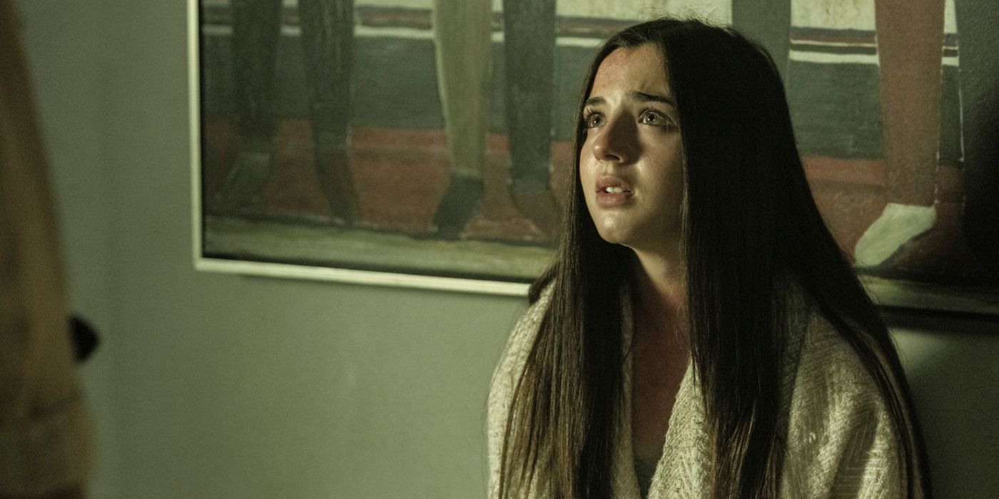 Alexa Nisenson as Charlie looking afraid in Fear The Walking Dead Season 7.