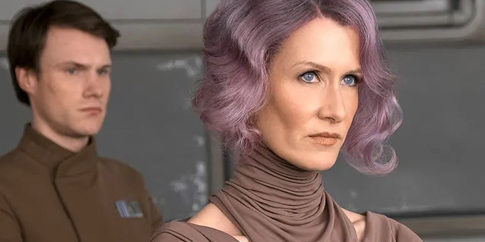 Admiral Holdo assumes command in Star Wars: The Last Jedi