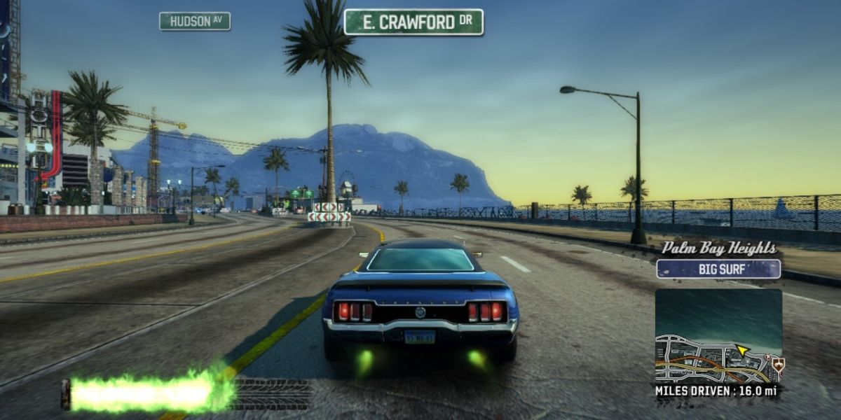 Um jogador dirigindo em Big Surf em Burnout Paradise