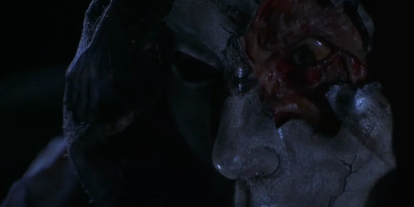 Fada do Dente em uma máscara de porcelana em Darkness Falls.