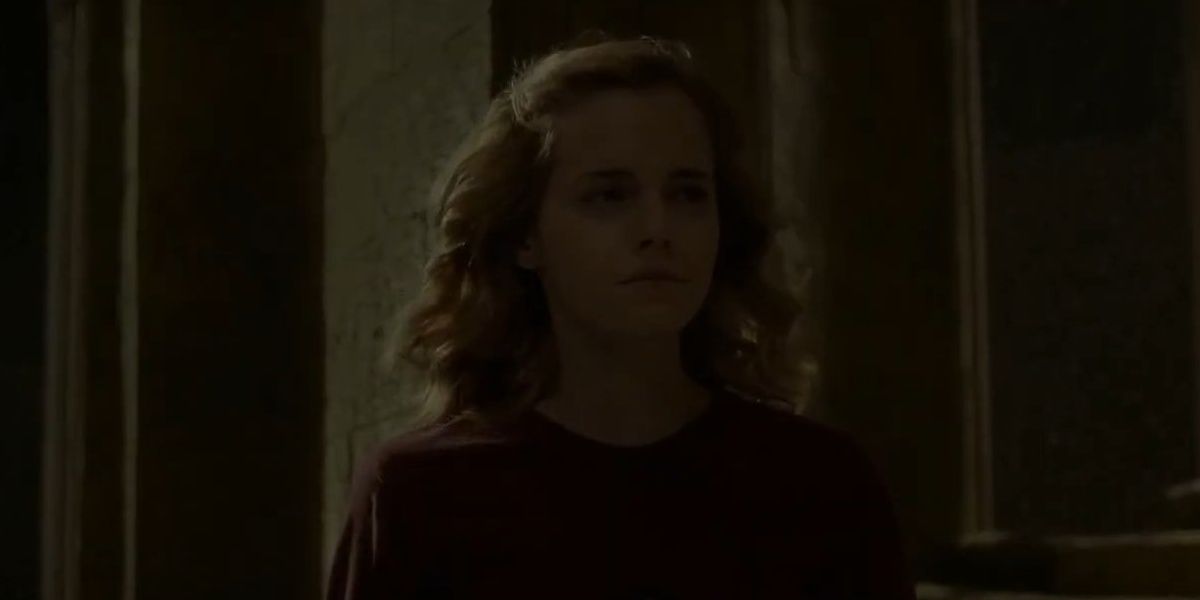 Hermione triste depois de usar Oppugno em Ron em Harry Potter e o Enigma do Príncipe