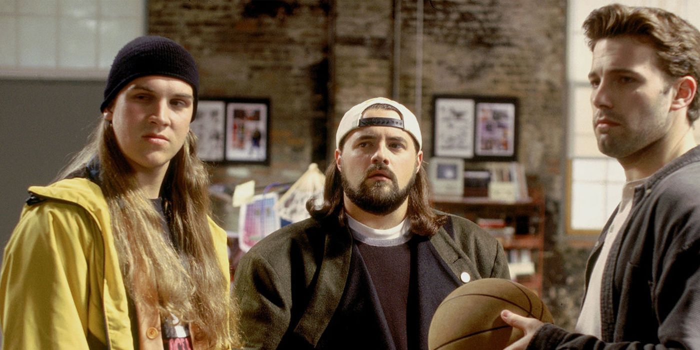 Jay, Silent Bob, and Holden stand together in Jay and Silent Bob Strike Back