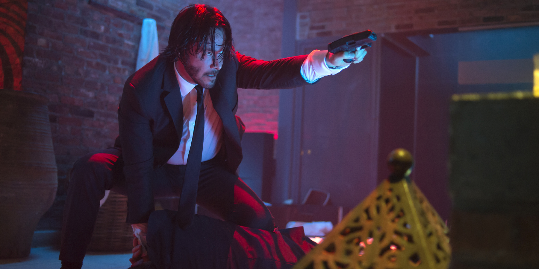 Los directores de John Wick revelan por qué 'ninguna otra persona' excepto Keanu Reeves podría interpretar al personaje icónico