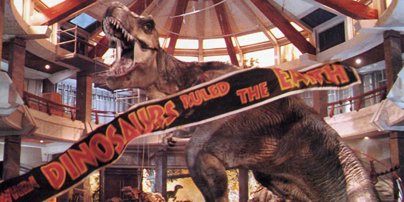 Um T-Rex rugindo no Centro de Visitantes do Jurassic Park