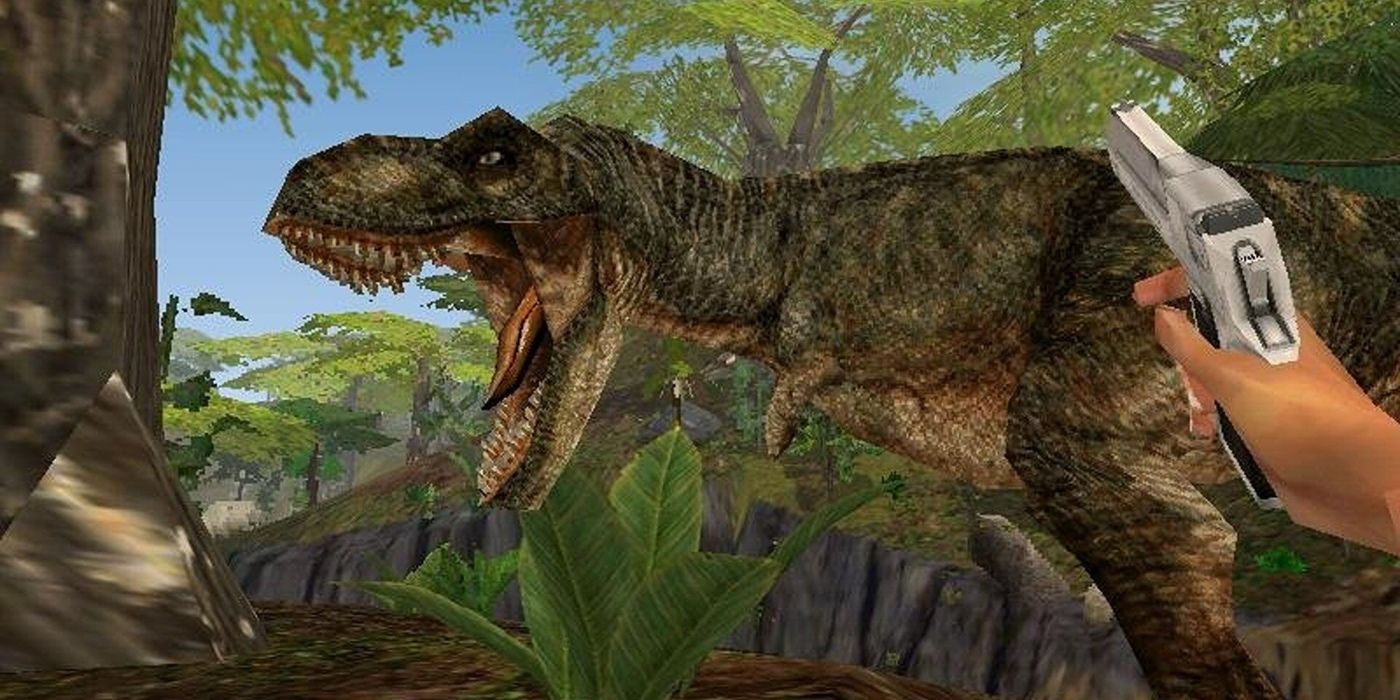 Anne atirando em um dinossauro no jogo Jurassic Park Trespasser.