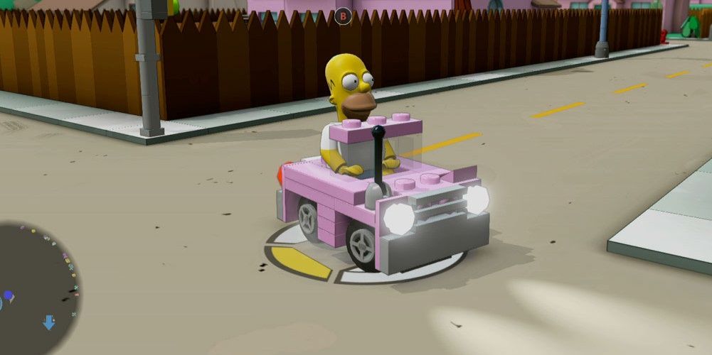 Homer Simpson dirige o Family Sedan por Springfield em LEGO Dimensions.