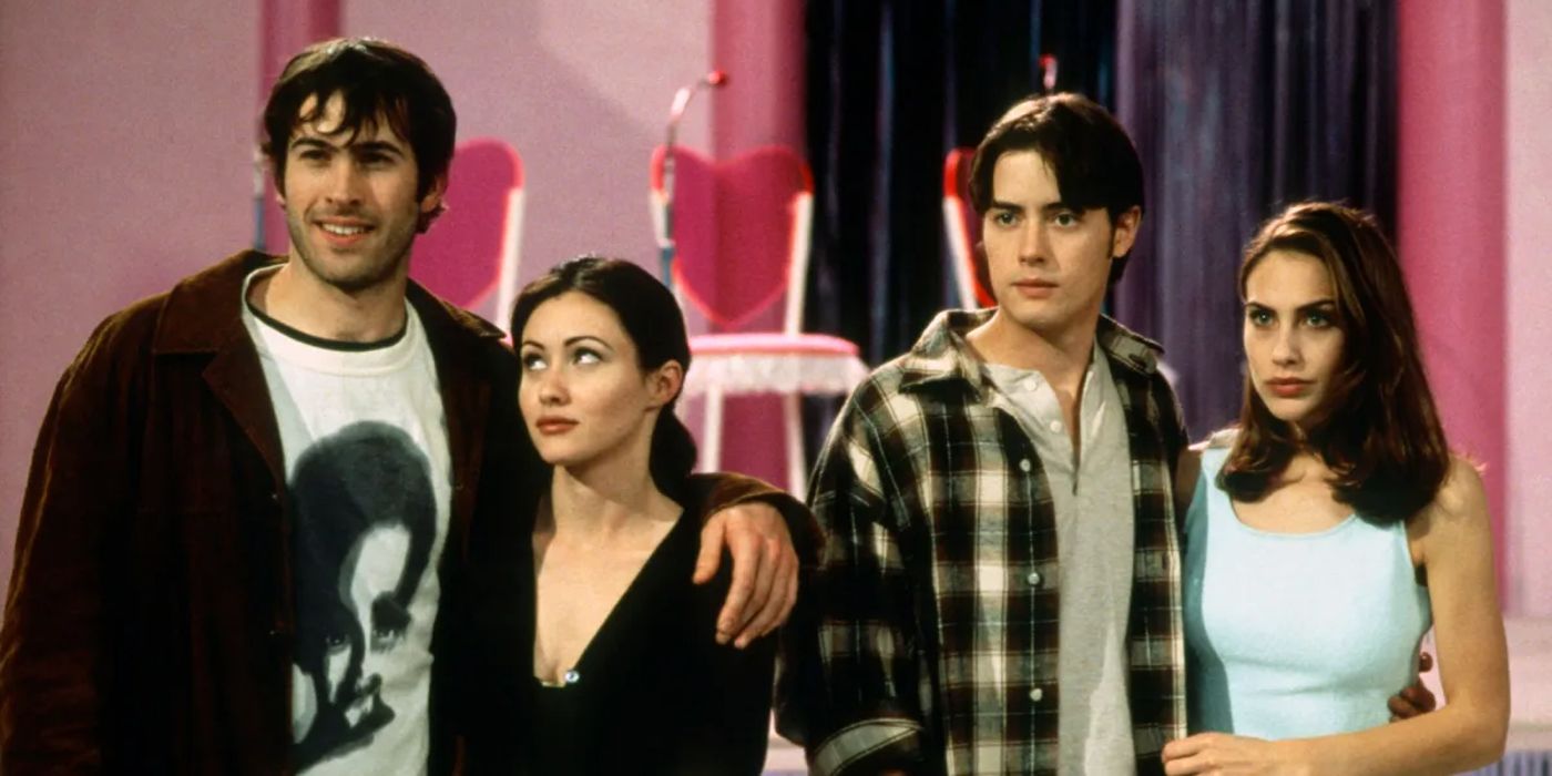 Brodie, Rene, T.S., and Brandi stand together in Mallrats