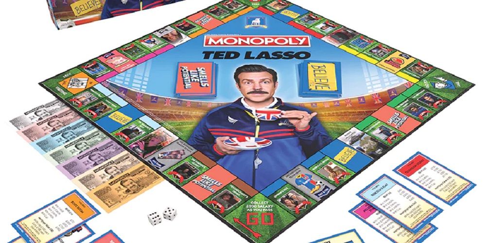 Jogo de tabuleiro Monopoly Ted Lasso configurado.