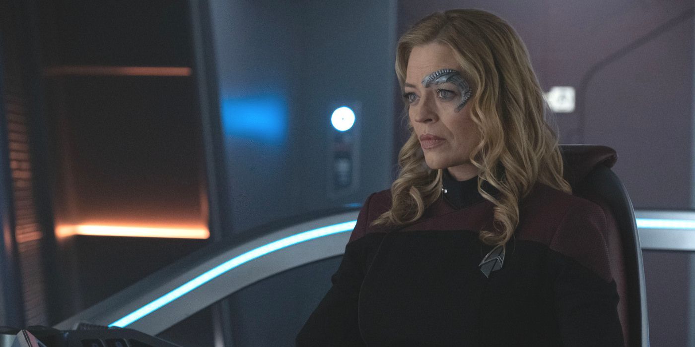 Picard Seven of Nine senta-se na cadeira de capitão do USS Titan