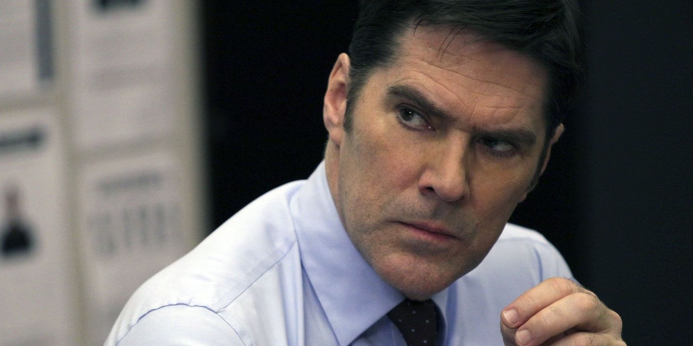 Thomas Gibson as Hotch, looking over his shoulder on Criminal Minds