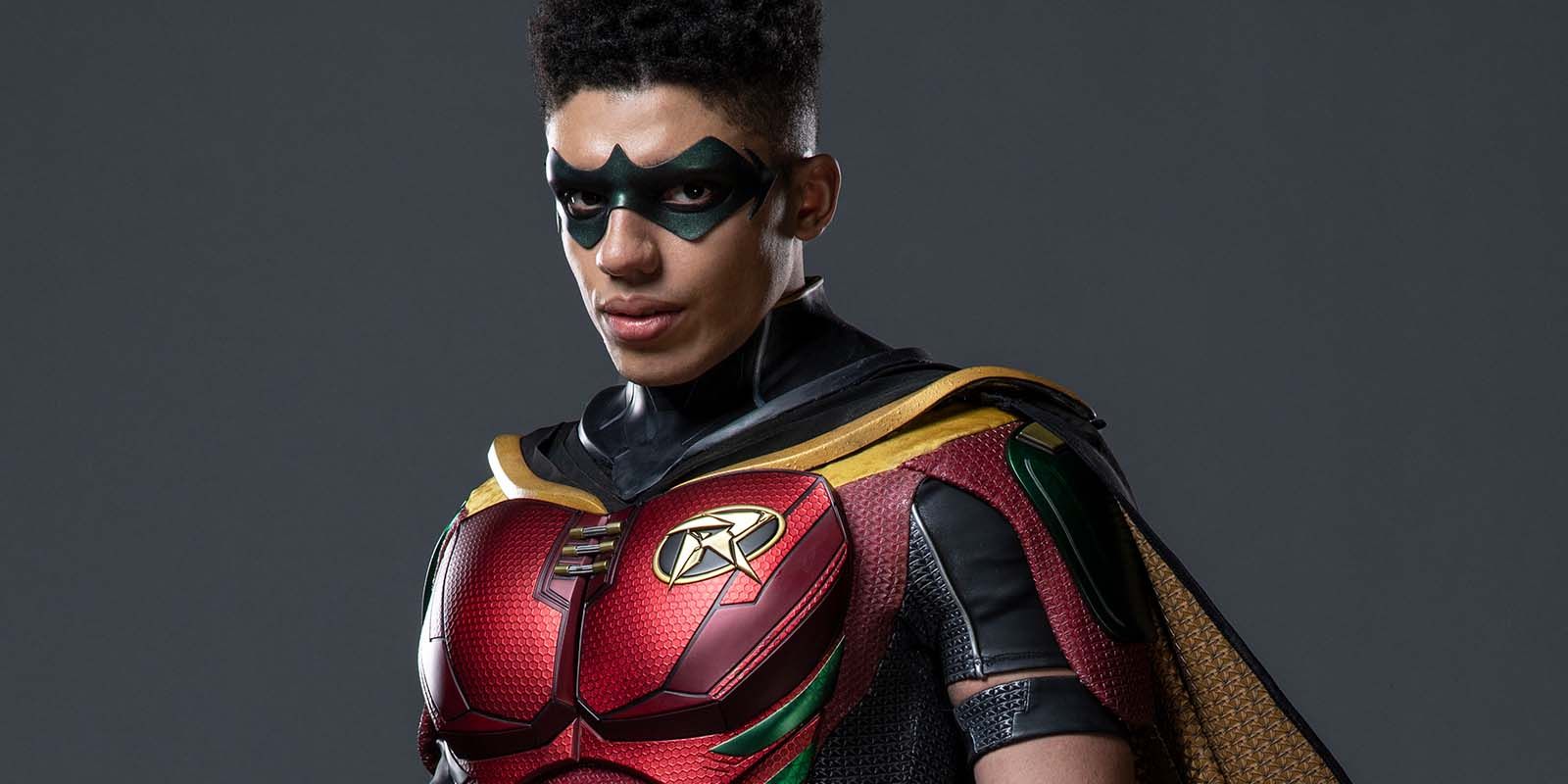 DC FINALLY Reveals Live-Action Costume for Robin Hero