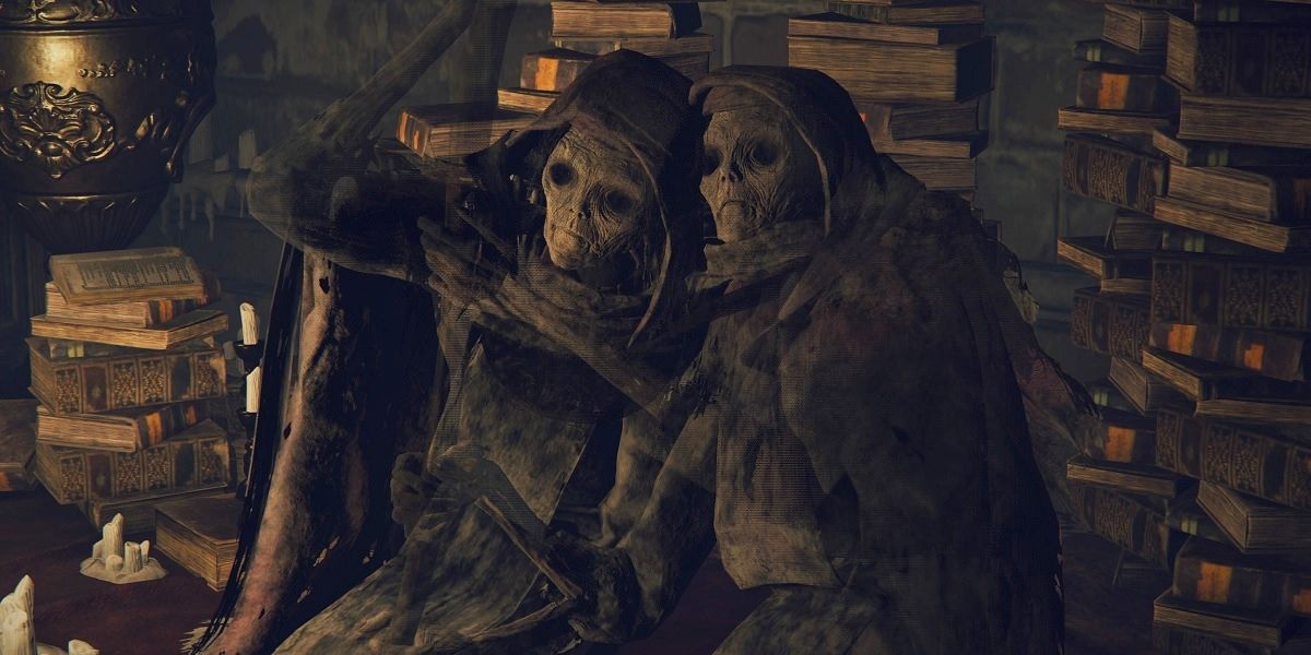The Tarnished visitando as Twin Maiden Husks em Roundtable Hold em Elden Ring