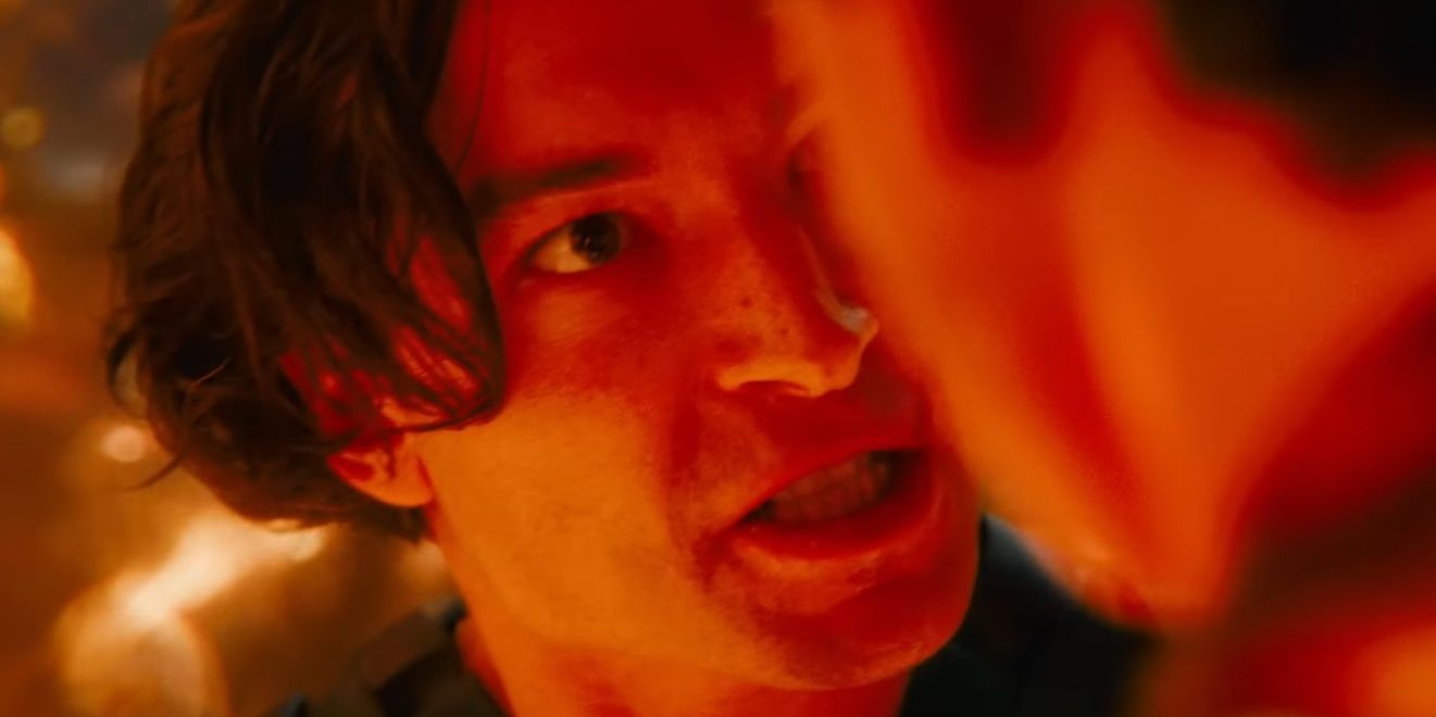 Um Barry Allen está conversando com outro Barry Allen