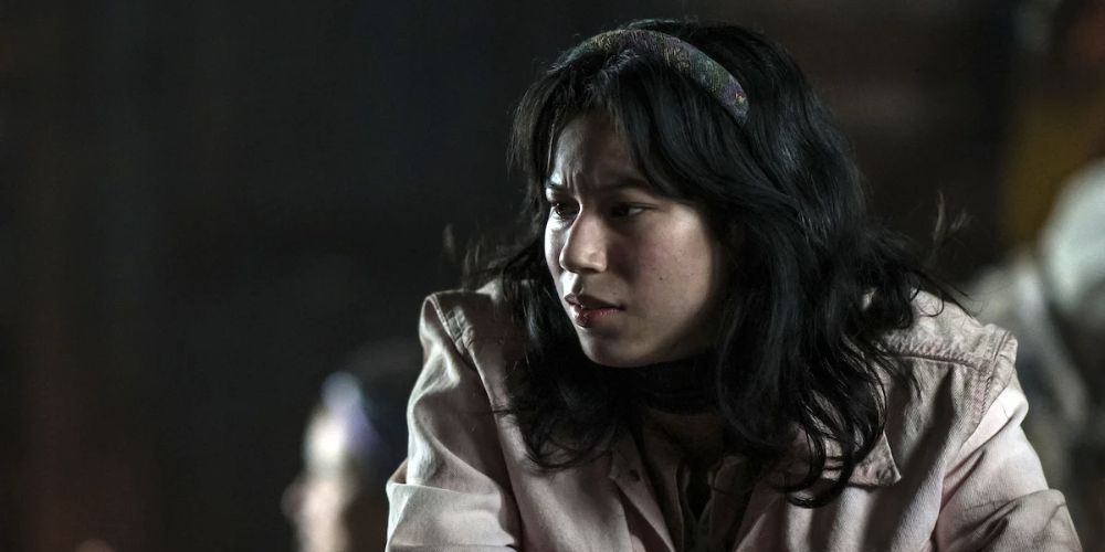 Who Is Yellowjackets' Pit Girl