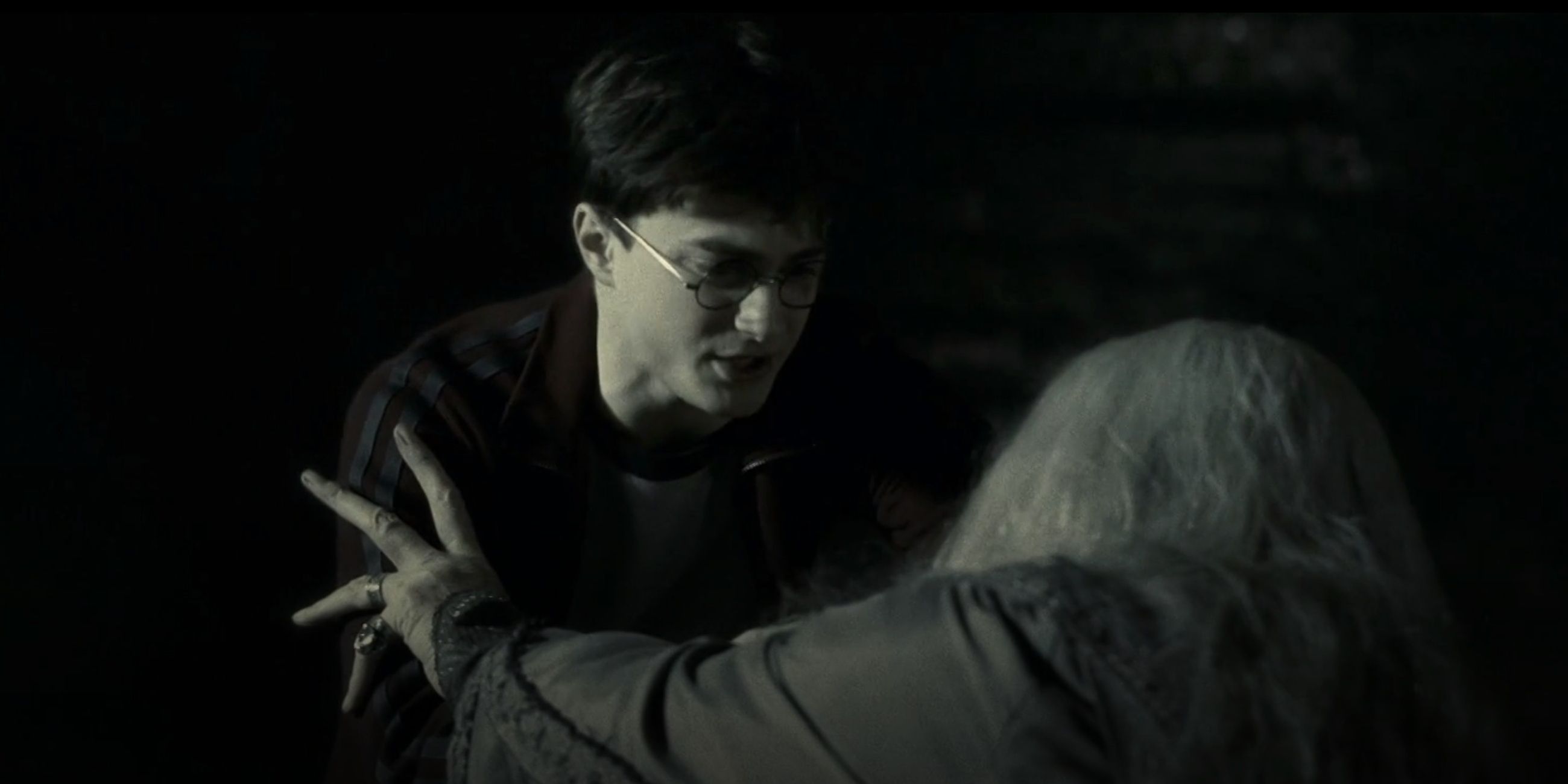 Harry Forcing Dumbledore To Drink Poison to find the Horcrux