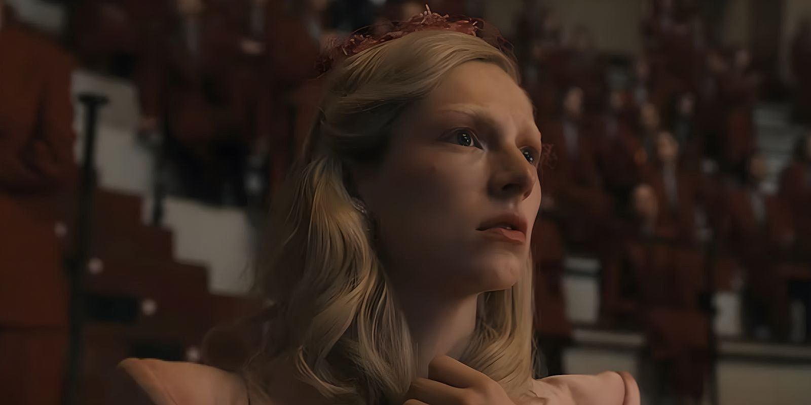 Tigris Snow, de Hunter Schafer, parece preocupado em The Hunger Games: Ballad of Songbirds and Snakes