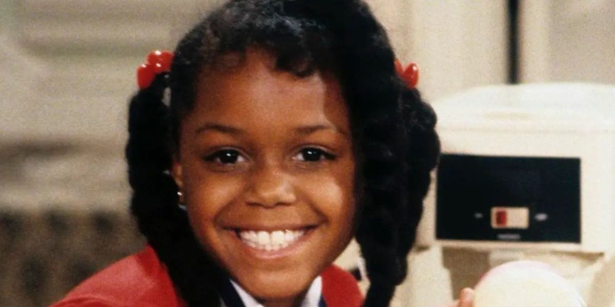 A closeup of Judy Winslow smiling while in the sitcom Family Matters