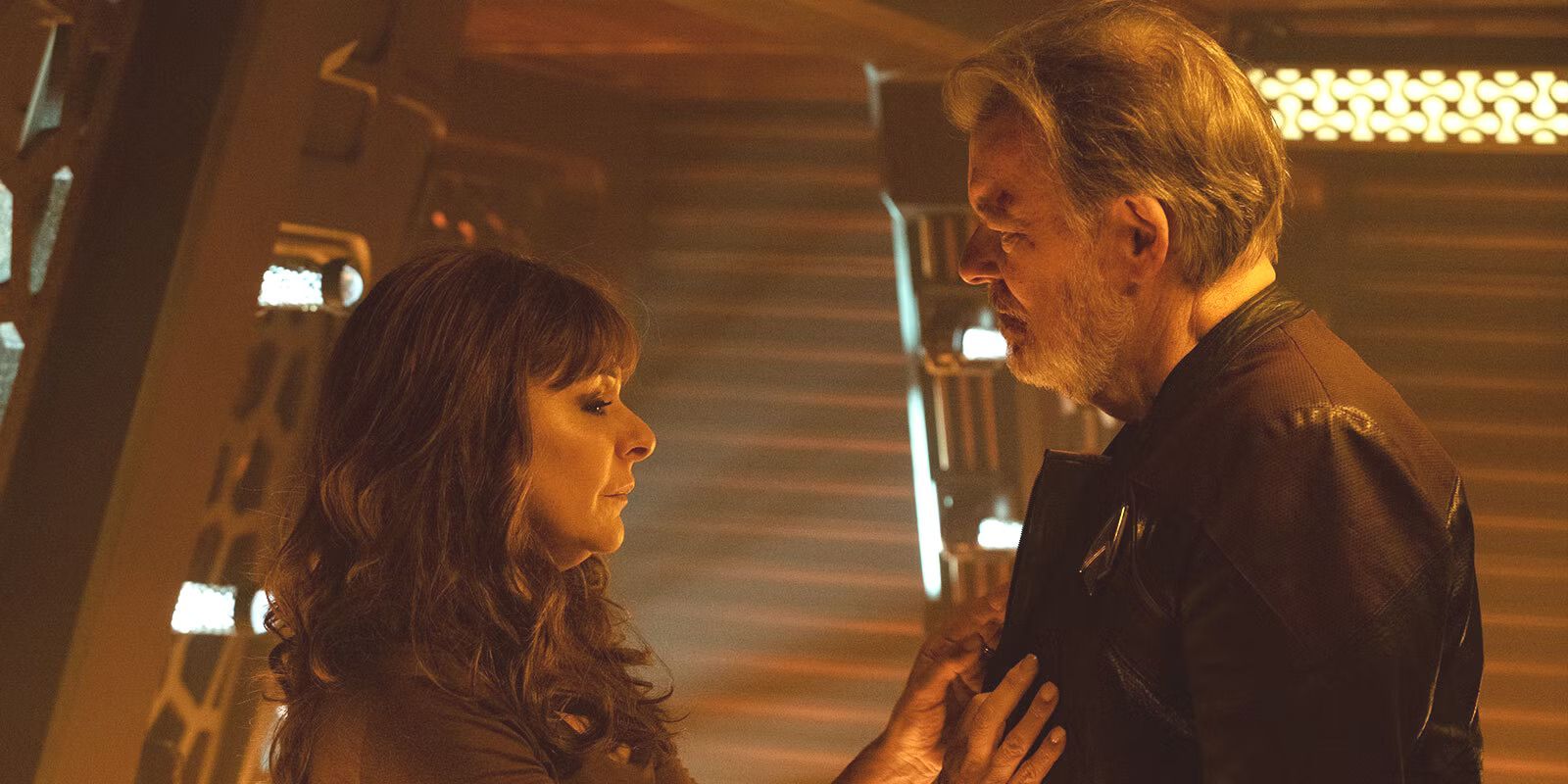 Picard Temporada 3: Deanna Troi (Marina Sirtis) se reencontra com Will Riker (Jonathan Frakes)