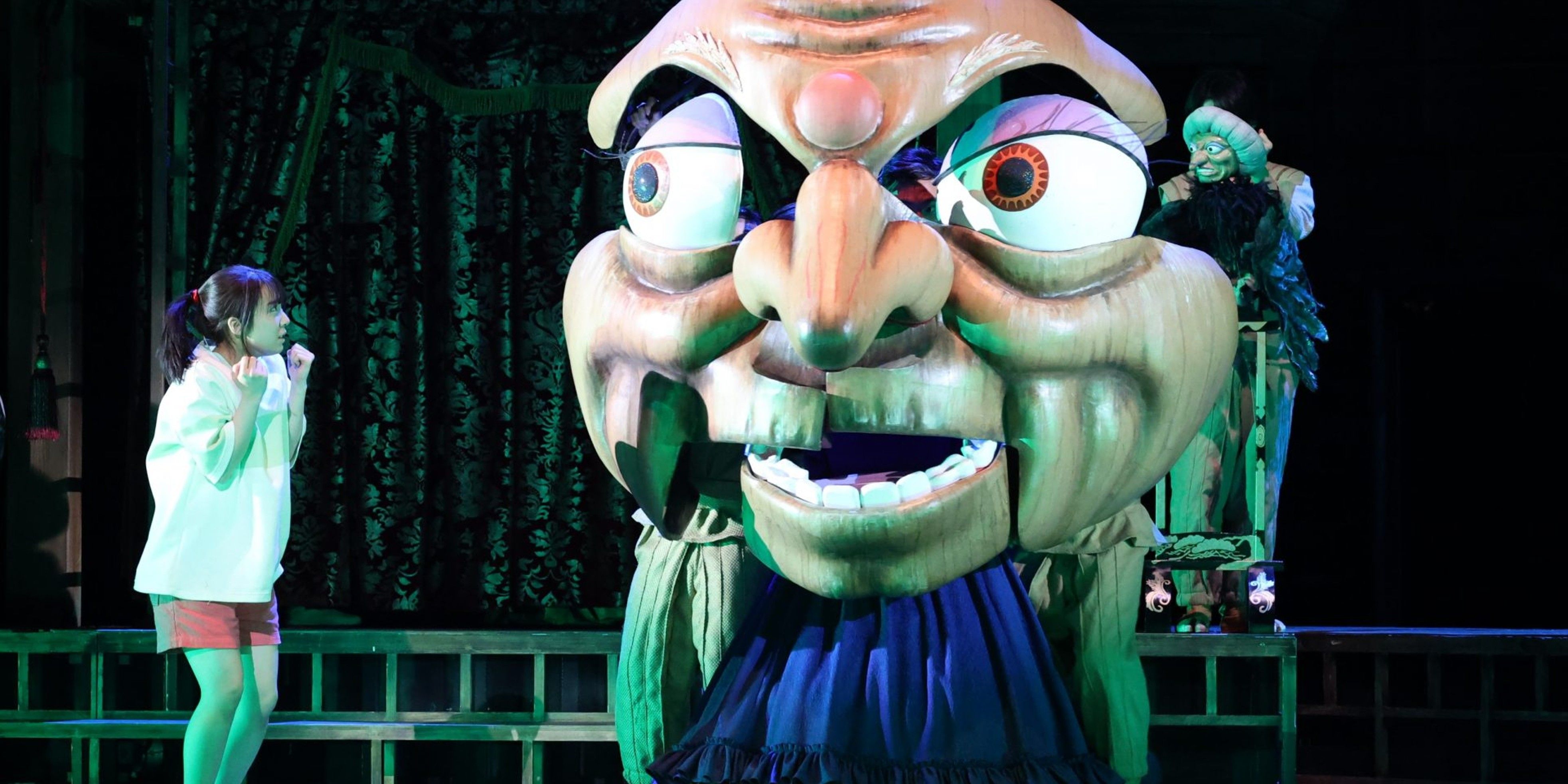 Spirited Away Live on Stage_A giant mask acts as Yubaba's bulbous head