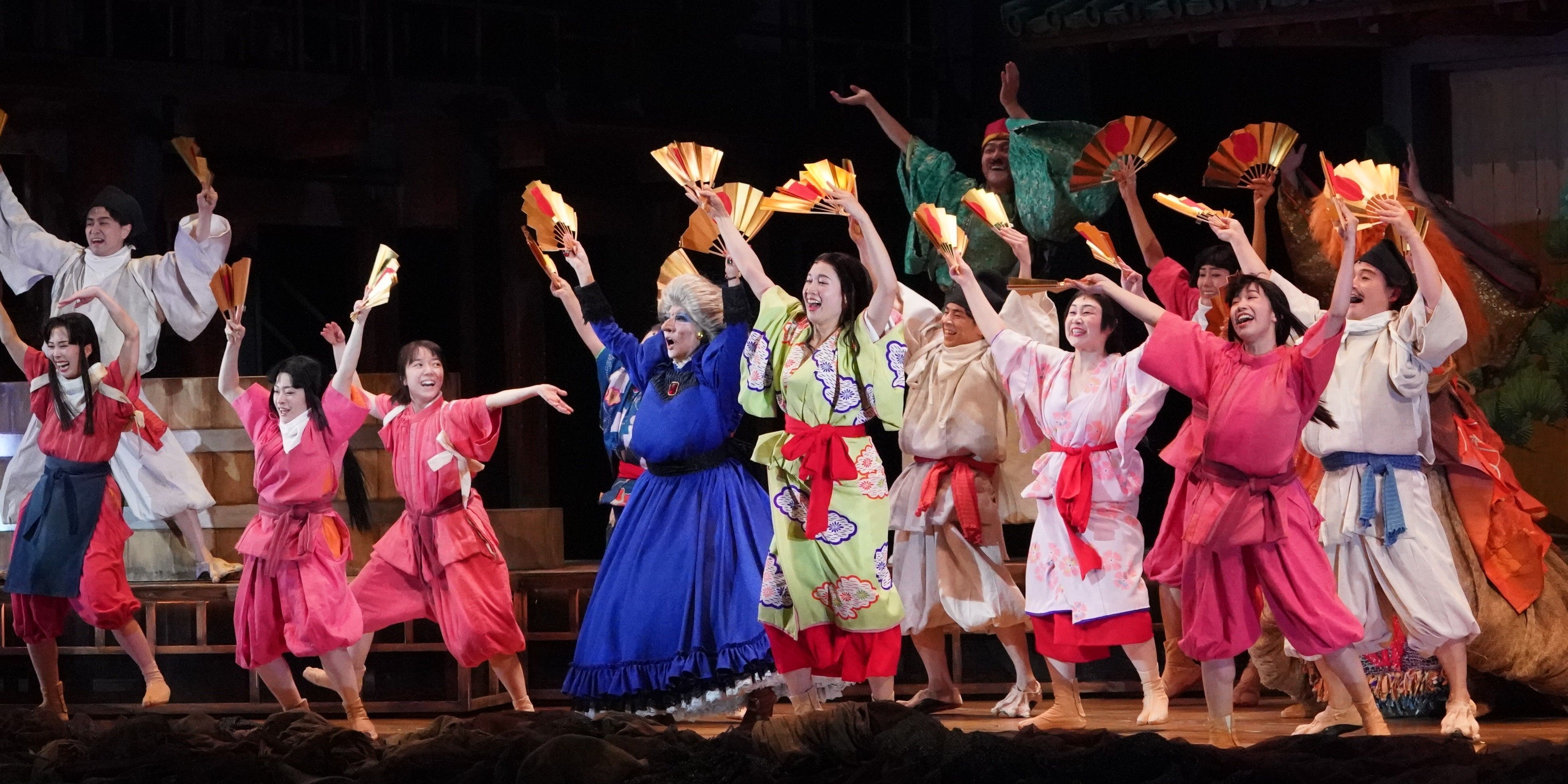 Spirited Away Live on Stage_The bathhouse staff do a fan dance