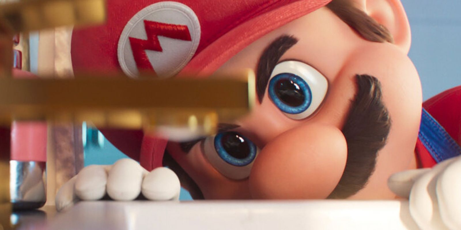 Mario investiga uma torneira pingando em The Super Mario Bros. Movie