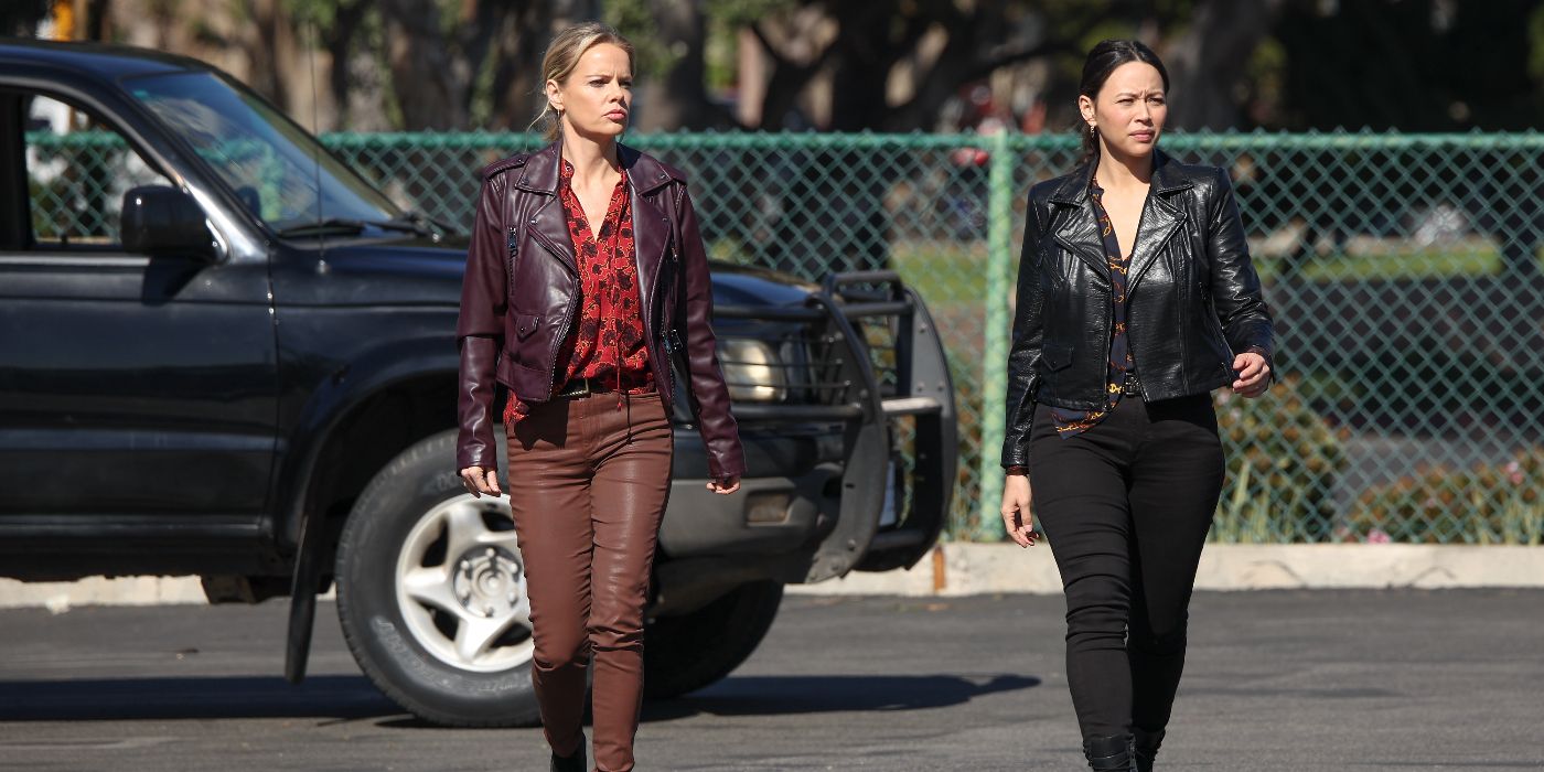 Isabel e Lucy Chen se disfarçam em The Rookie Temporada 5, Episódio 20