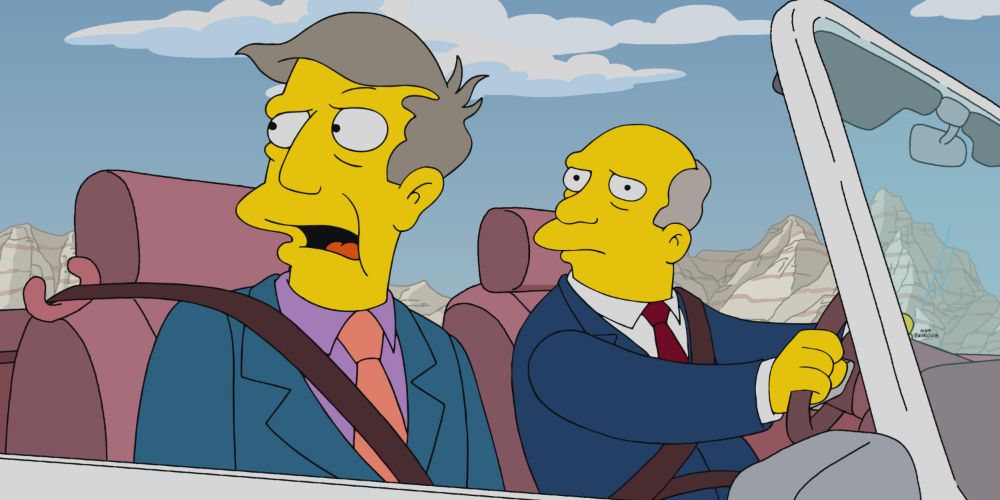 Gary Chalmers y el director Skinner conducen un coche, mirando detrás de ellos, en Los Simpson