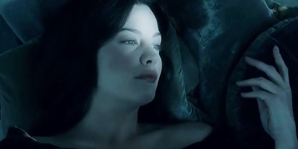 Arwen mourns Aragorn's death in The Lord of the Rings