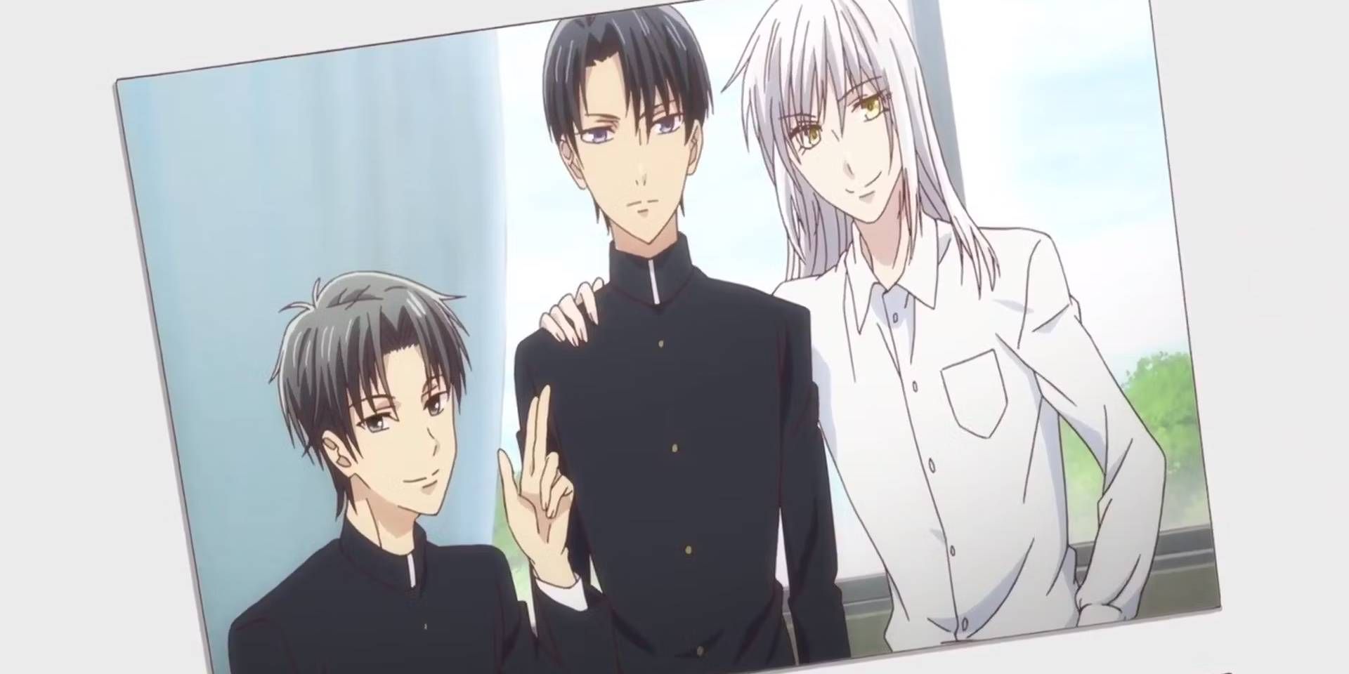 Ayame, Hatori, and Shigure Sohma pose for a photo in middle school (Fruits Basket)