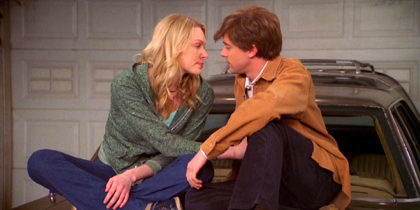 Eric and Donna about to kiss on That 70s Show