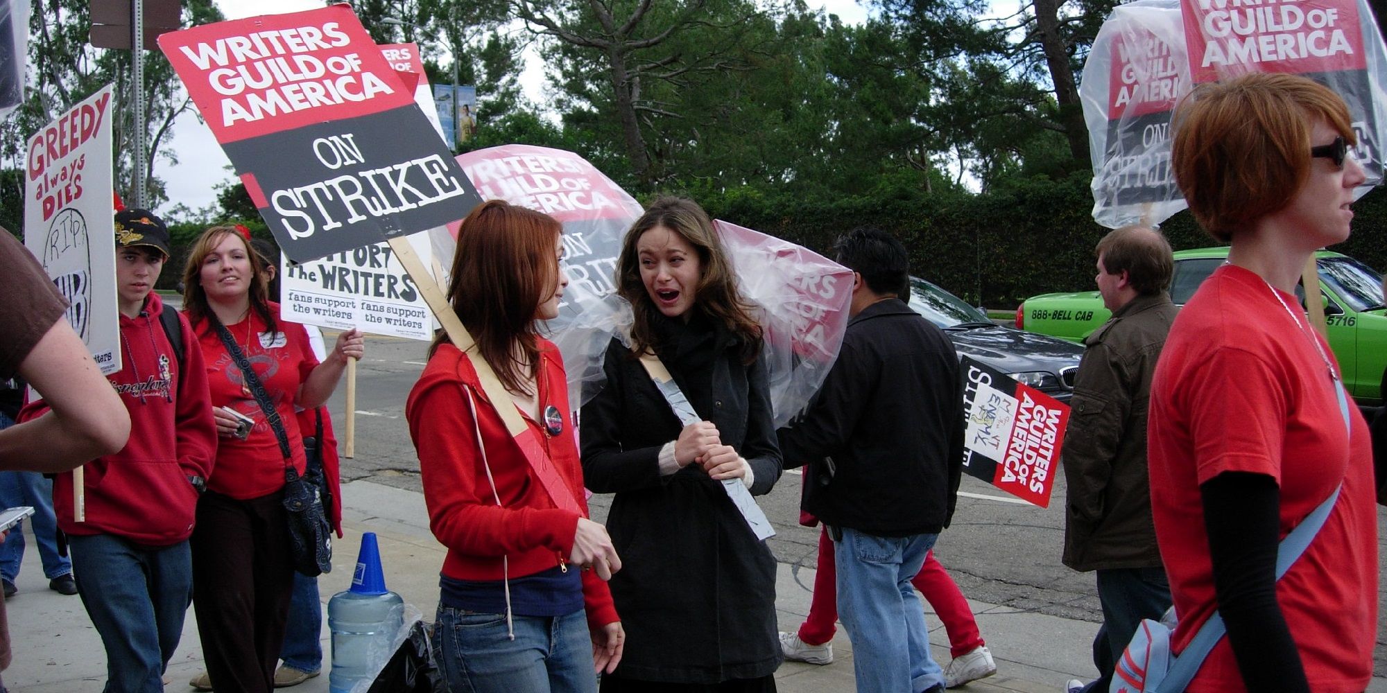 Felicia Day and Summer Glau protest during the 2007 WGA strike by M;Cookies Current on Flickr