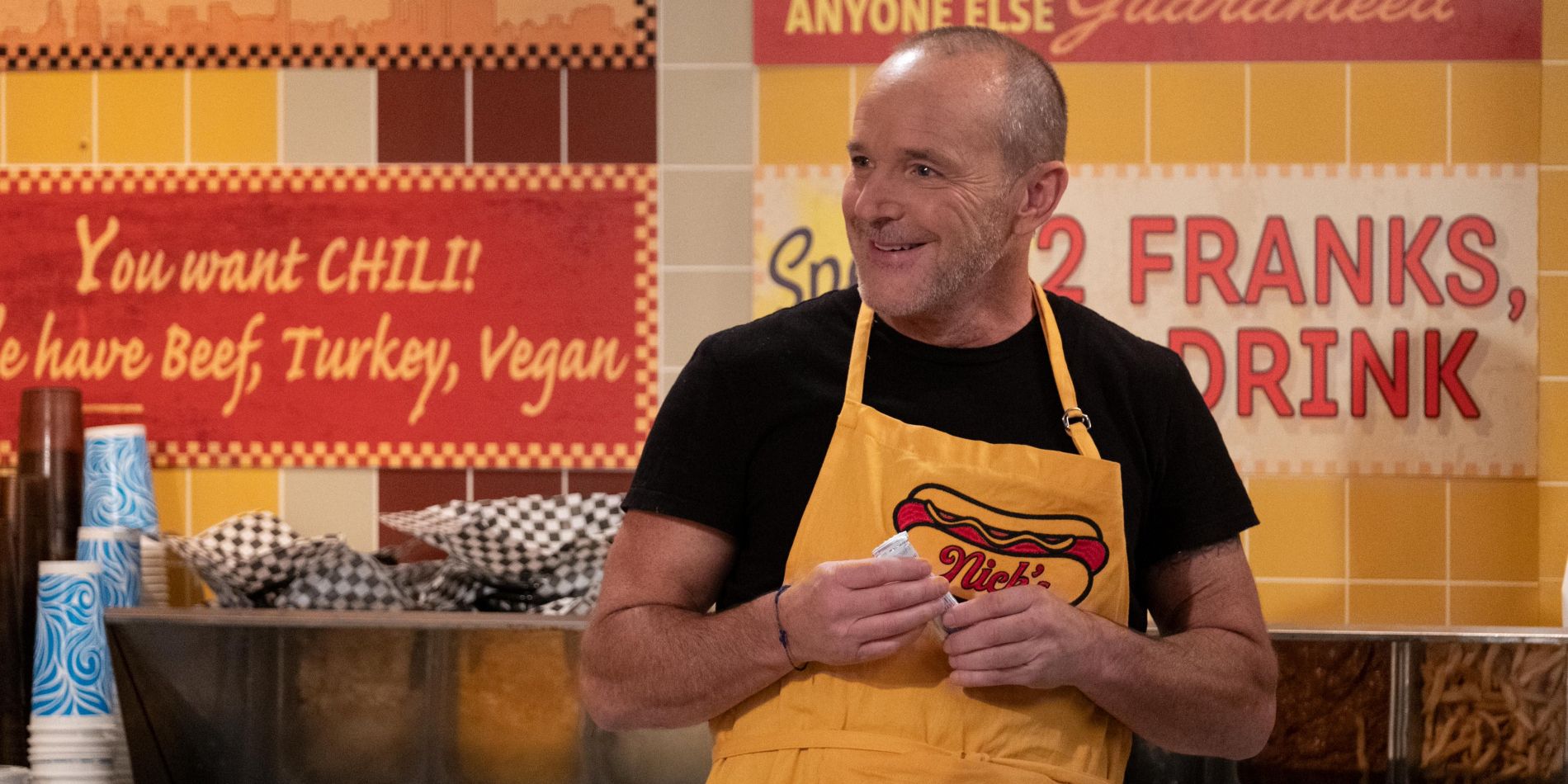 How I Met Your Father Clark Gregg as Nick Foster working at Nick's Hot Dogs