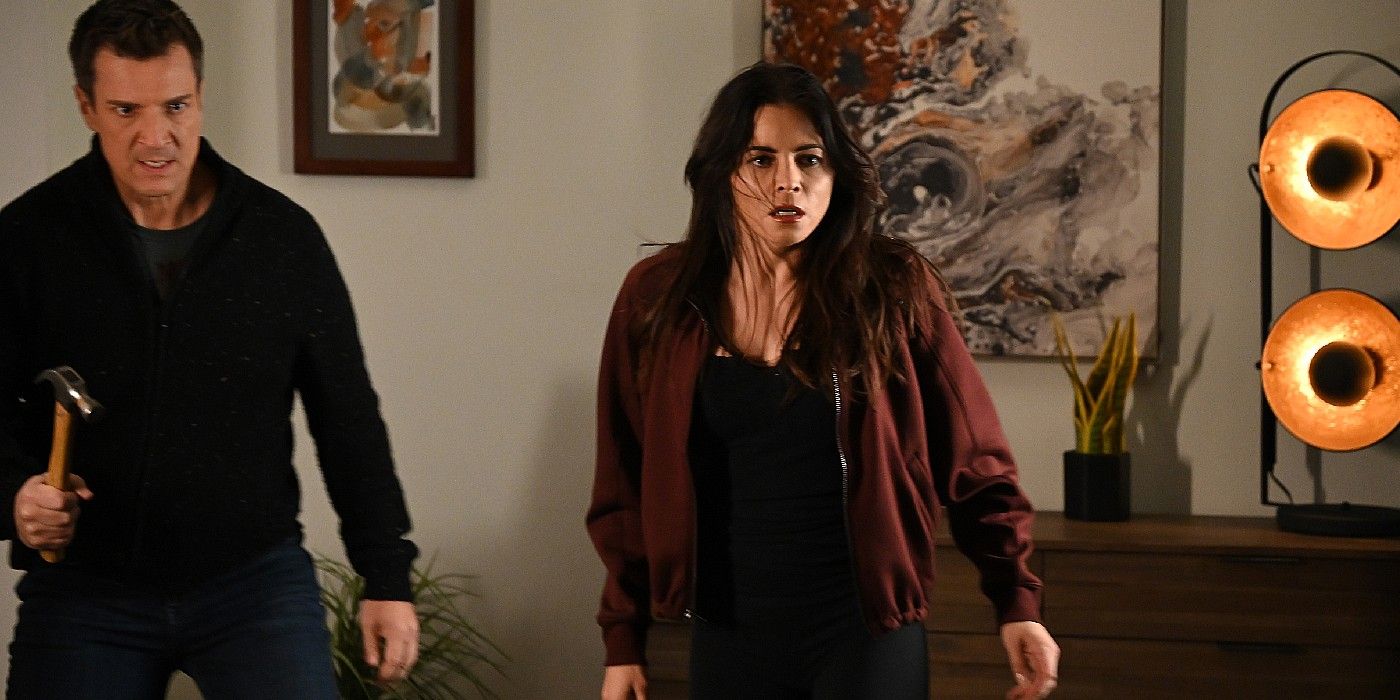 Nolan e Bailey se preparam para lutar contra um agressor em sua casa durante o final da 5ª temporada de The Rookie.