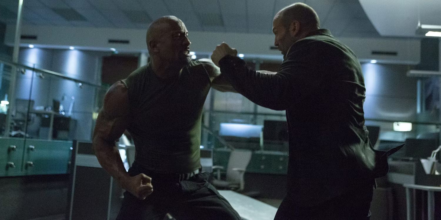 Luke Hobbs luta contra Deckard Shaw em Furious 7