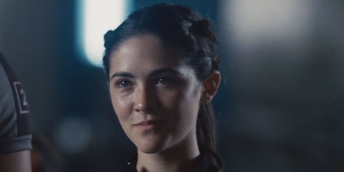 Clove en Los Juegos del Hambre luciendo arrogante.