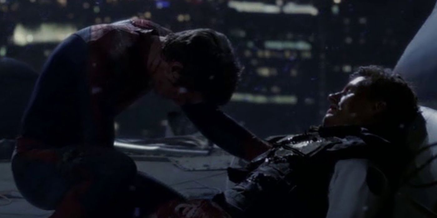 Peter Parker mourning George Stacy in The Amazing Spider-Man movie