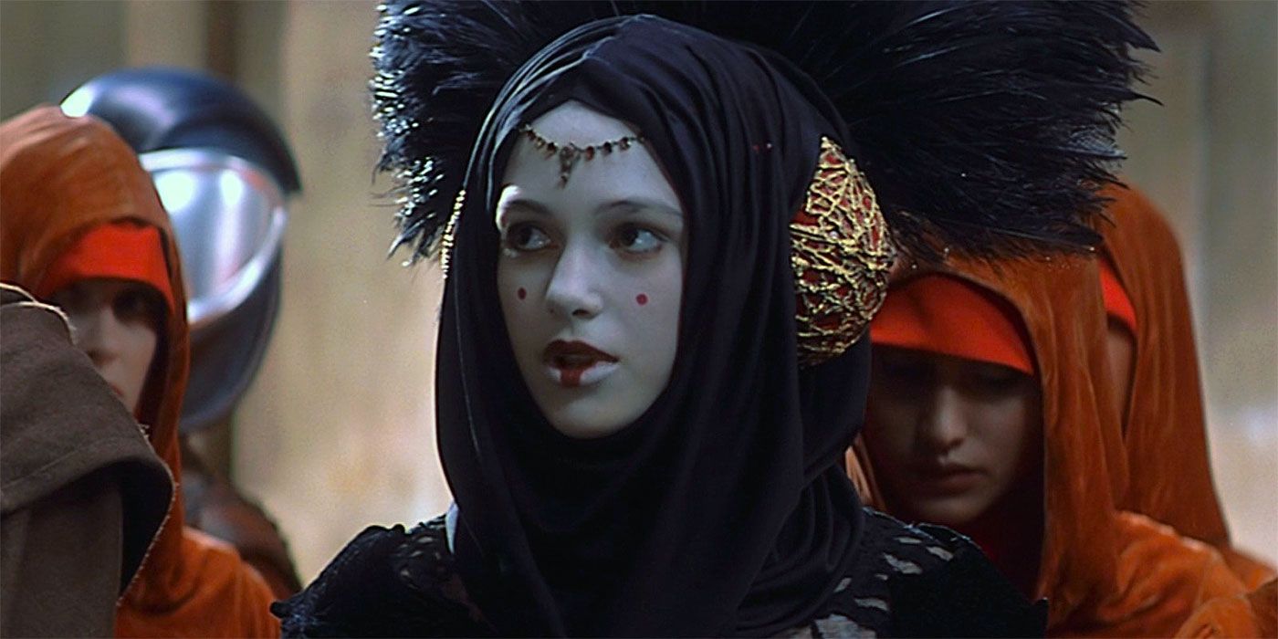 Kiera Knightley as Sabe, disguised as Padme, in Star Wars: The Phantom Menace