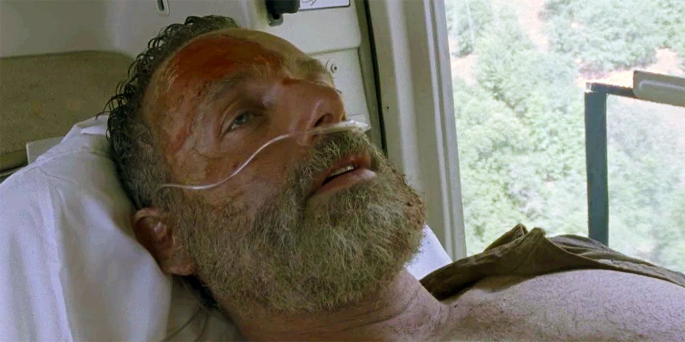 Rick Grimes usando uma cânula nasal em um helicóptero CRM em The Walking Dead