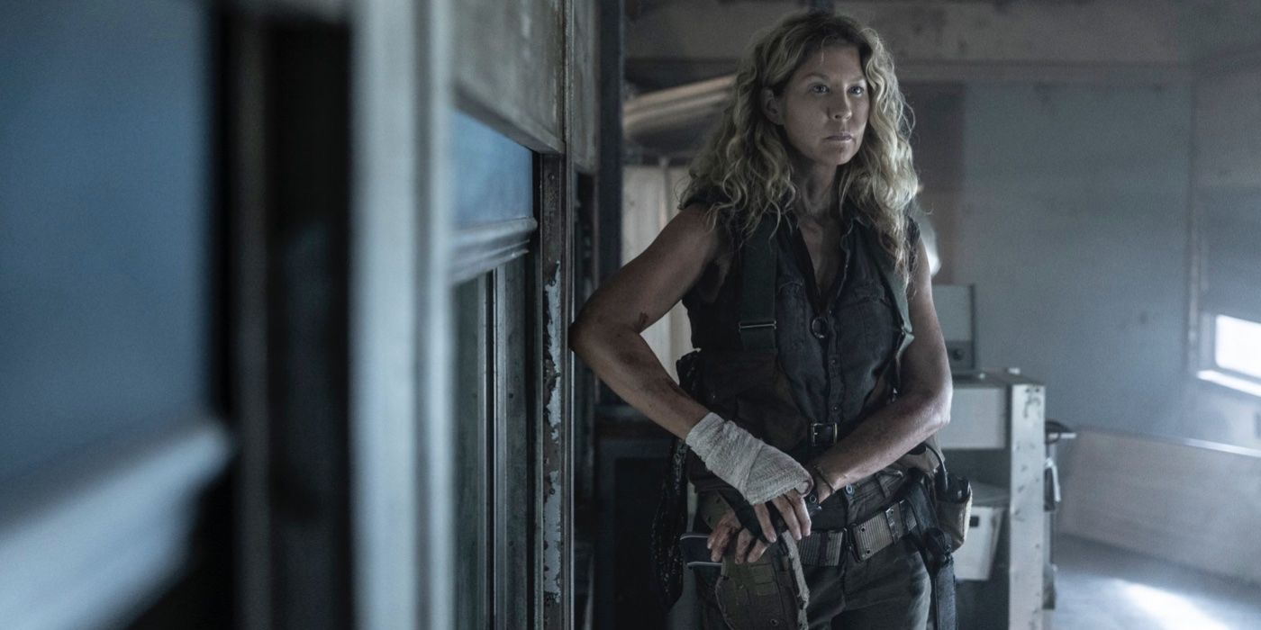 Jenna Elfman como June Dorie em Fear the Walking Dead